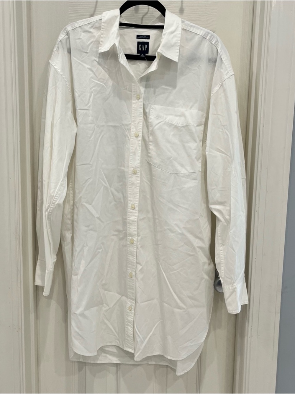GAP Women’s White Long-Sleeve Button-Down Tunic // L Tall
